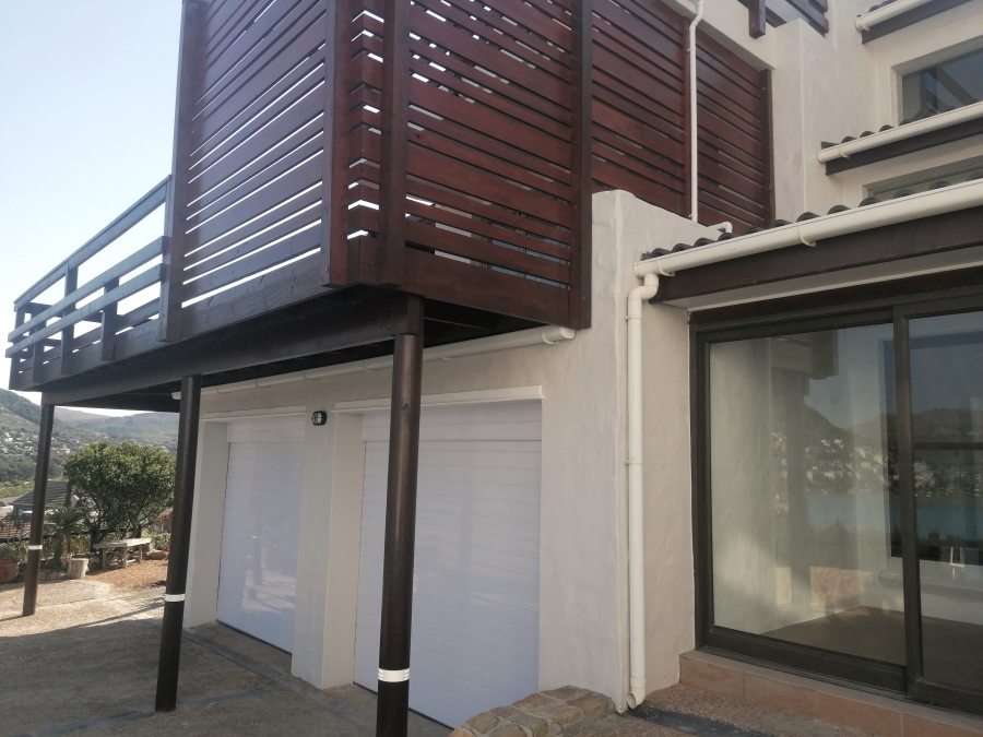 To Let 4 Bedroom Property for Rent in Glencairn Heights Western Cape
